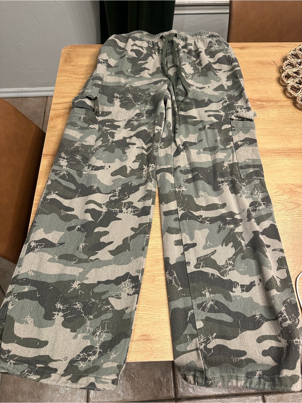 Women’s Camouflage Cargo Pants – Green Camo